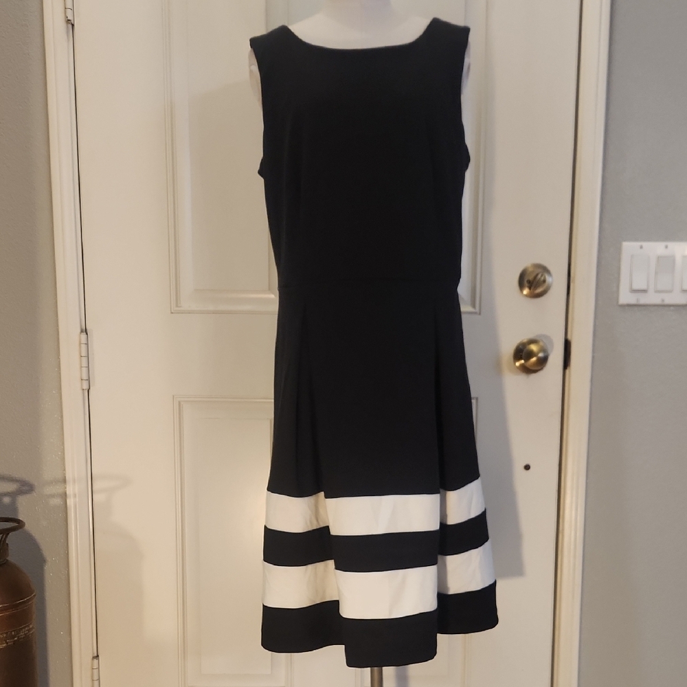 Liz Claiborne Black and White Striped Midi Dress